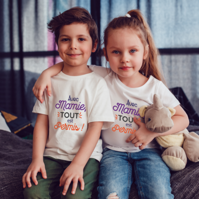 TEE SHIRT ENFANT " AVEC MAMIE TOUT EST PERMIS"