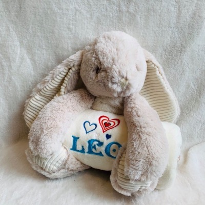 Lapin en peluche personnalisable avec votre logo 